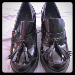 Mossimo black patent chunky wedges w/ tassels